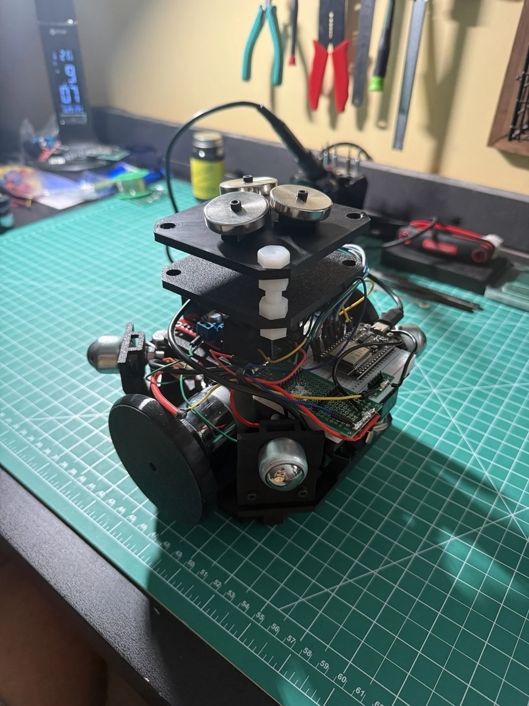 Front view and magnetic head interface
